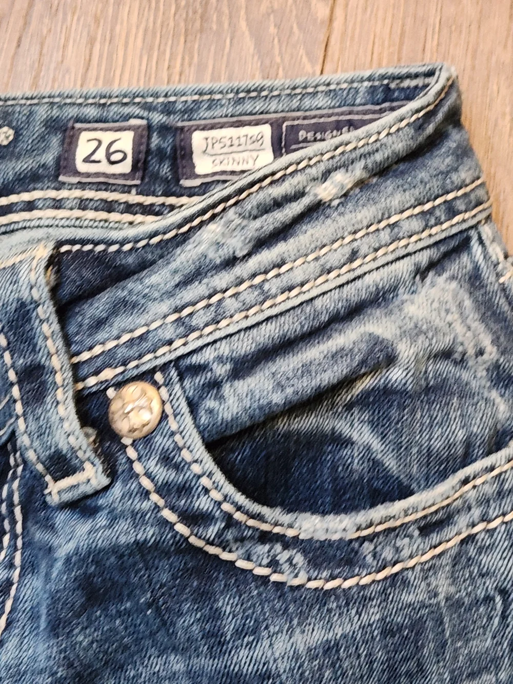 ✨ VINTAGE Miss Me Angel Wing / Cross Rhinestone Skinny Jeans - Sz 26 - Boho ✨ - Picture 5 of 16